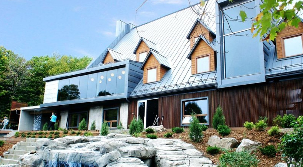 Balnea瀑布旁的温泉